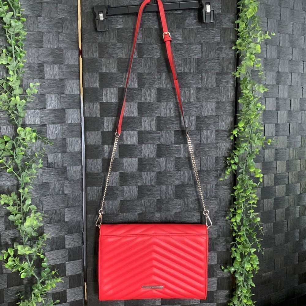Steve Madden red Crossbody with silver chain and (faux) red leather strap